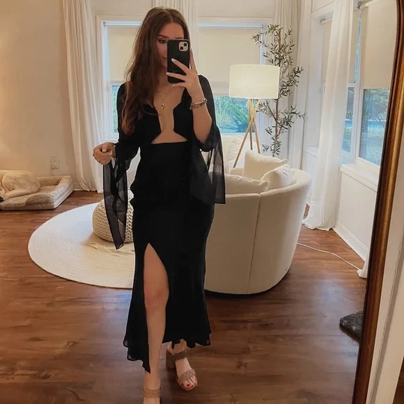 ASOS Midi Flowy Long Sleeve Cutout Dress in Navy - Picture 7 of 8